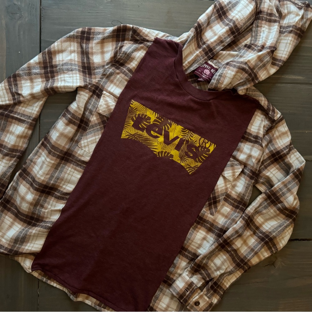 Levi's Maroon Graphic T-shirt flannel w/ hood